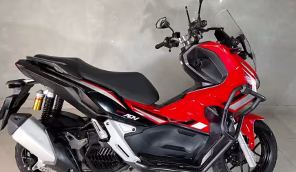 Honda adv 150