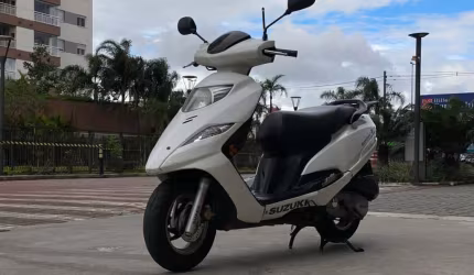 Suzuki burgman i  2013