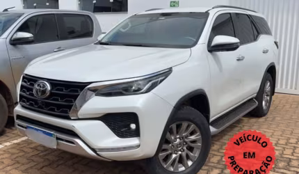 Toyota hilux sw4 2.8 srx diamond 4x4 turbo