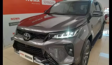 Toyota hilux sw4 2.8 d-4d turbo diesel diamond 7l 4x4 automático