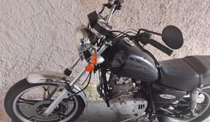 Moto intruder 125 cc em bom estado! ano 2010-  apenas 48.700 rodados