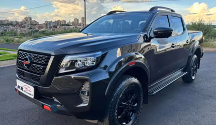 Nissan frontier pro4x cd pro4x cd 2023 - preta - 2022/2023