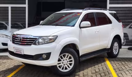 Toyota hilux sw4 2.7 sr 4x2 16v flex 4p automático