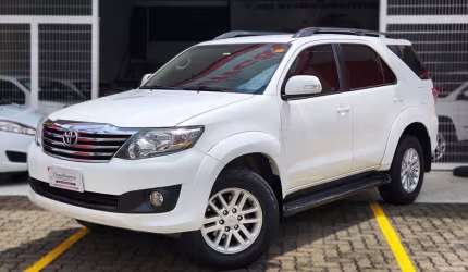 Toyota hilux sw4 2.7 sr 4x2 16v flex 4p automático