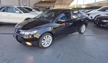 Cerato 1.6 automático 2011 troco e financio