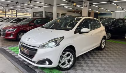 Peugeot 208 allure at 2017