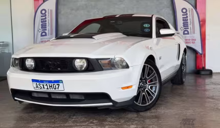 Ford mustang gt premium 5.0 v8 2010
