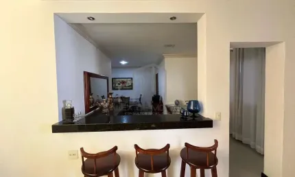 Casa com 210m², 3 quartos sendo 1 suíte, com uma vaga de garagem, no Centro de Vitória