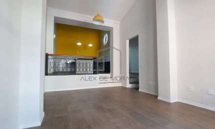 Casa duplex, histórica, toda reformada, como nova, materiais de alto padrão, com 3 vagas de garagem