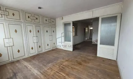 Oportunidade de Prédio à venda, ponto comercial e 3 andares de apartamento, 270 m², localizado na I
