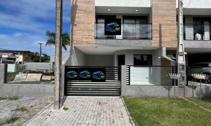 Sobrado à venda no bairro Balneário Luciane - Pontal do Paraná/PR