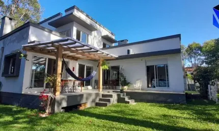 Casa com 2 quartos à venda na Rua Diácono Nemésio Coelho, 0000, Ponta das Canas, Florianópolis por R$ 1.550.000