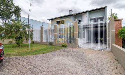 Aconchegante casa com três suítes a venda no barreirinha