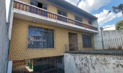 Exclente Sobrado triplex com 314m2 construídos à venda no Xaxim