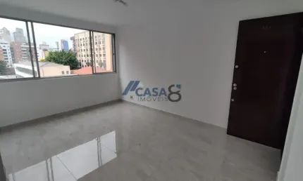 Apartamento Reformado│ 1 vaga de garagem │ Mercês divisa com o Centro