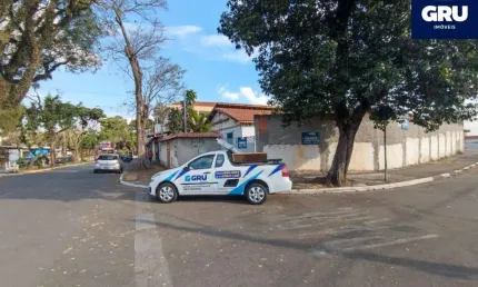 Casa térrea com  448m² de terreno de esquina (jd vila galvão)