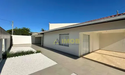 Casa com 3 quartos à venda na Rua Dom Pedro II, 372, Centro, Guaratuba