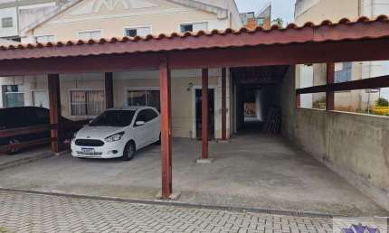 Casas a venda com 3 quartos condomínio Parque Real Bairro Jardim Isis. CotiaSP