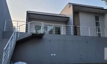 Casa térrea a venda em CotiaSP no Condomínio Parque Rizzo II com 3 dormit.