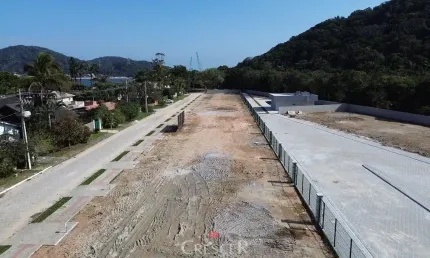 Terreno à venda na Avenida Vinte e Nove de Abril, s/n, Prainha, Guaratuba