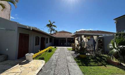 Casa com 4 quartos à venda na Rua Osíris Ricardo Dos Santos, 1947, Balneário Ipacaraí, Matinhos