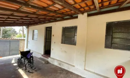 Casa com 3 dormitórios para alugar, 150 m² por R$ 1.800/mês - Centro - Brumadinho/MG