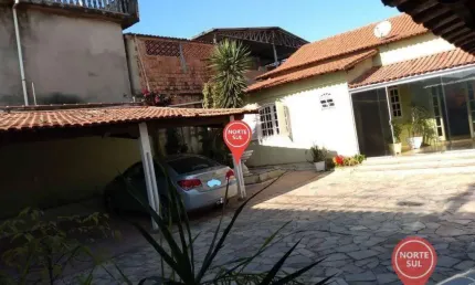 Casa com 3 dormitórios à venda, 170 m² por R$ 1.000.000,00 - Água Branca - Contagem/MG