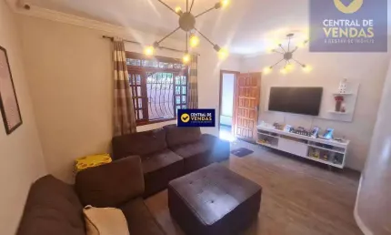 Casa com 3 quartos à venda na Rua Tapirapes, 85, Santa Mônica, Belo Horizonte por R$ 690.000
