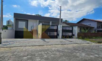 Casa com 3 quartos à venda na Rua Arthur Schreiber, Velha, Blumenau, 170 m2 por R$ 750.000