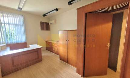 Ponto comercial com 2 salas para alugar na Rua Presidente Getúlio Vargas, 126, Centro, Blumenau, 60 m2 por R$ 1.500
