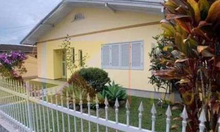 Casa com 4 quartos para alugar na Rua Coruripe, 100, Água Verde, Blumenau, 200 m2 por R$ 4.500