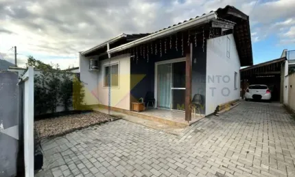 Casa com 2 quartos à venda na Rua José Floriano, 143, Warnow, Indaial, 76 m2 por R$ 325.000