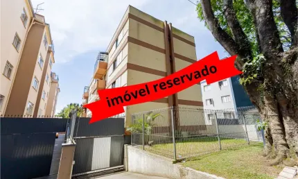 Excelente apartamento à venda no bairro Bacacheri em Curitiba-PR, com 3 dormitórios, sendo 1 suíte, e 2 banheiros.