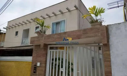 Sobrado com 2 dormitórios à venda por R$ 185.000,00 - Colubande - São Gonçalo/RJ