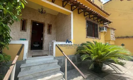 Casa com 3 dormitórios à venda por R$ 650.000,00 - Trindade - São Gonçalo/RJ