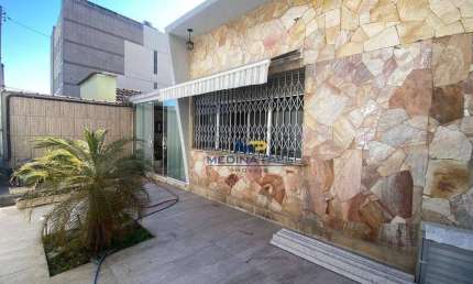 Casa com 3 dormitórios à venda por R$ 600.000,00 - Centro - São Gonçalo/RJ