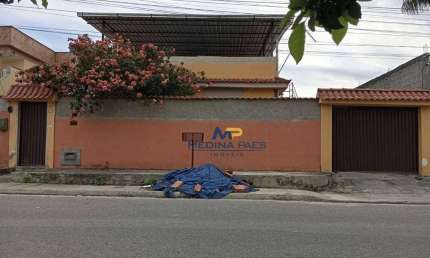 Casa com 3 dormitórios à venda, 160 m² por R$ 350.000,00 - Laranjal - São Gonçalo/RJ