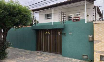 Casa Residencial- à Venda- 04 Quartos, sendo 01 suíte