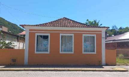 Casa Comercial ou Residencial em Sambaqui, Florianópolis/SC
