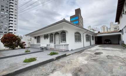 Casa com 3 quartos para alugar no Kobrasol, São José 