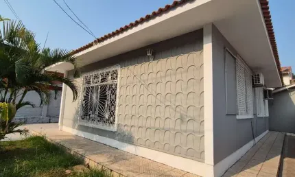 Casa de 3 quartos com edícula no Saco dos Limoões - Florianópolis