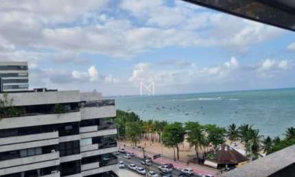 Cobertura duplex na beira-mar de Ponta Verde disponível para venda