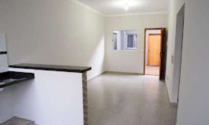 Casa com quintal no Parque Residencial Candido Portinari
