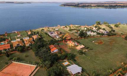 Terreno à venda no prestigiado Condomínio Ilha do Sol; com impressionantes 1250m² de área.