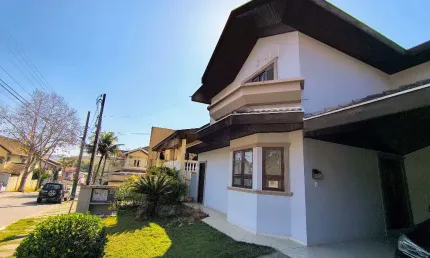 Casa altos da serra 1 com 4 quartos, piscina, 4 vagas