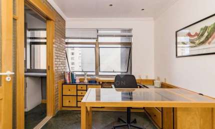 Sala comercial para alugar na Praça Júlio de Castilhos, 20, Independência, Porto Alegre por R$ 1.950