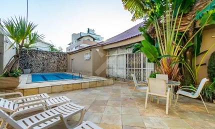 Casa com 5 quartos à venda na Travessa Colônia, 55, Jardim Lindóia, Porto Alegre por R$ 1.990.000