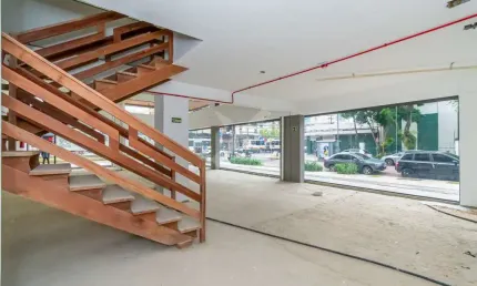Ponto comercial para alugar na Avenida Assis Brasil, 3641, Cristo Redentor, Porto Alegre por R$ 14.600