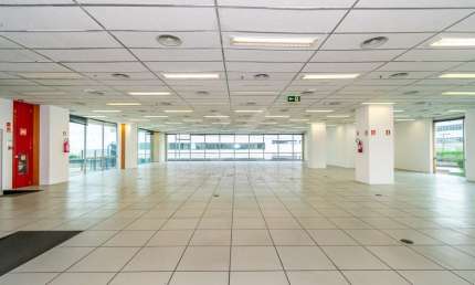 Sala comercial para alugar na Dolores Alcatraz Caldas, 90, Praia de Belas, Porto Alegre por R$ 31.520