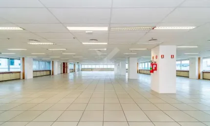 Sala comercial para alugar na Avenida Dolores Alcaraz Caldas, 90, Praia de Belas, Porto Alegre por R$ 45.960